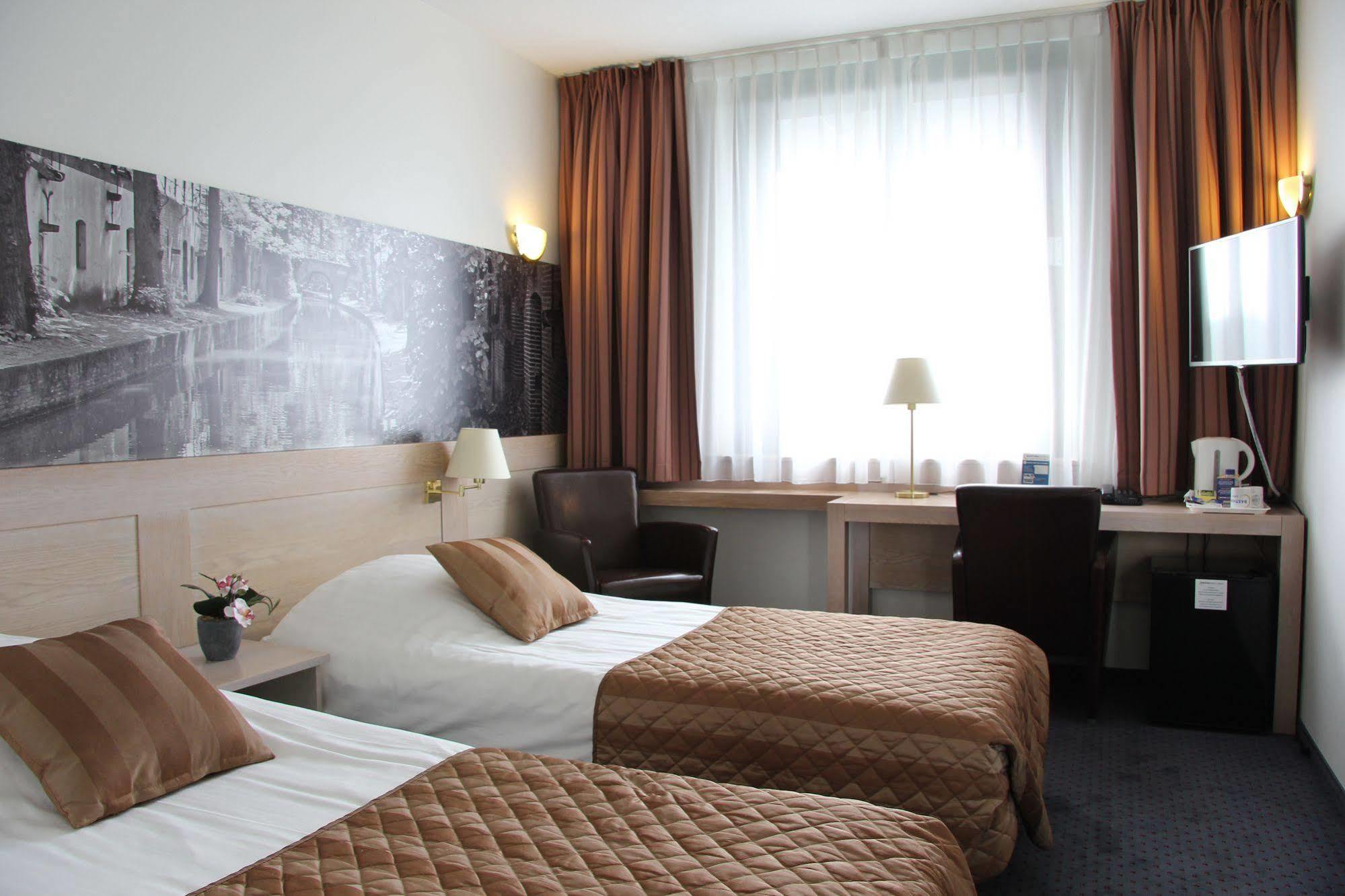 Bastion Hotel בארנדרכט מראה חיצוני תמונה